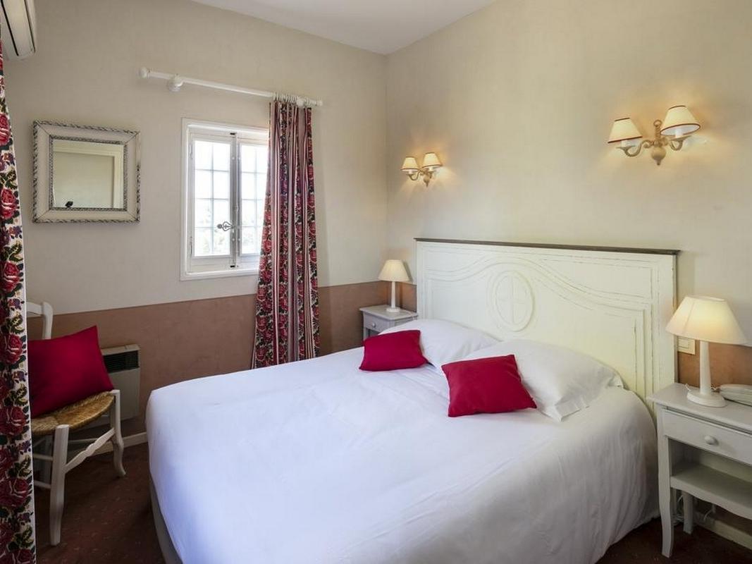 Demeures Et Chateaux Hotel L'Hermitage 페른느 레 퐁텐느 외부 사진