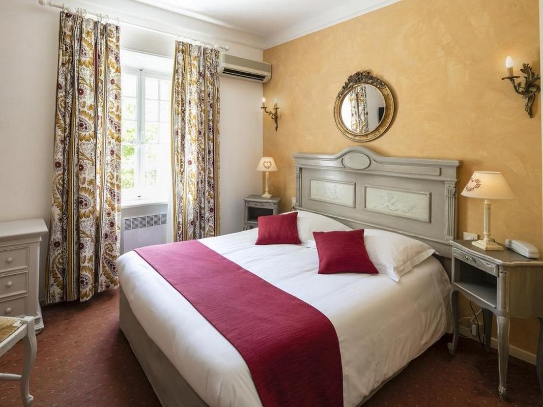Demeures Et Chateaux Hotel L'Hermitage 페른느 레 퐁텐느 외부 사진