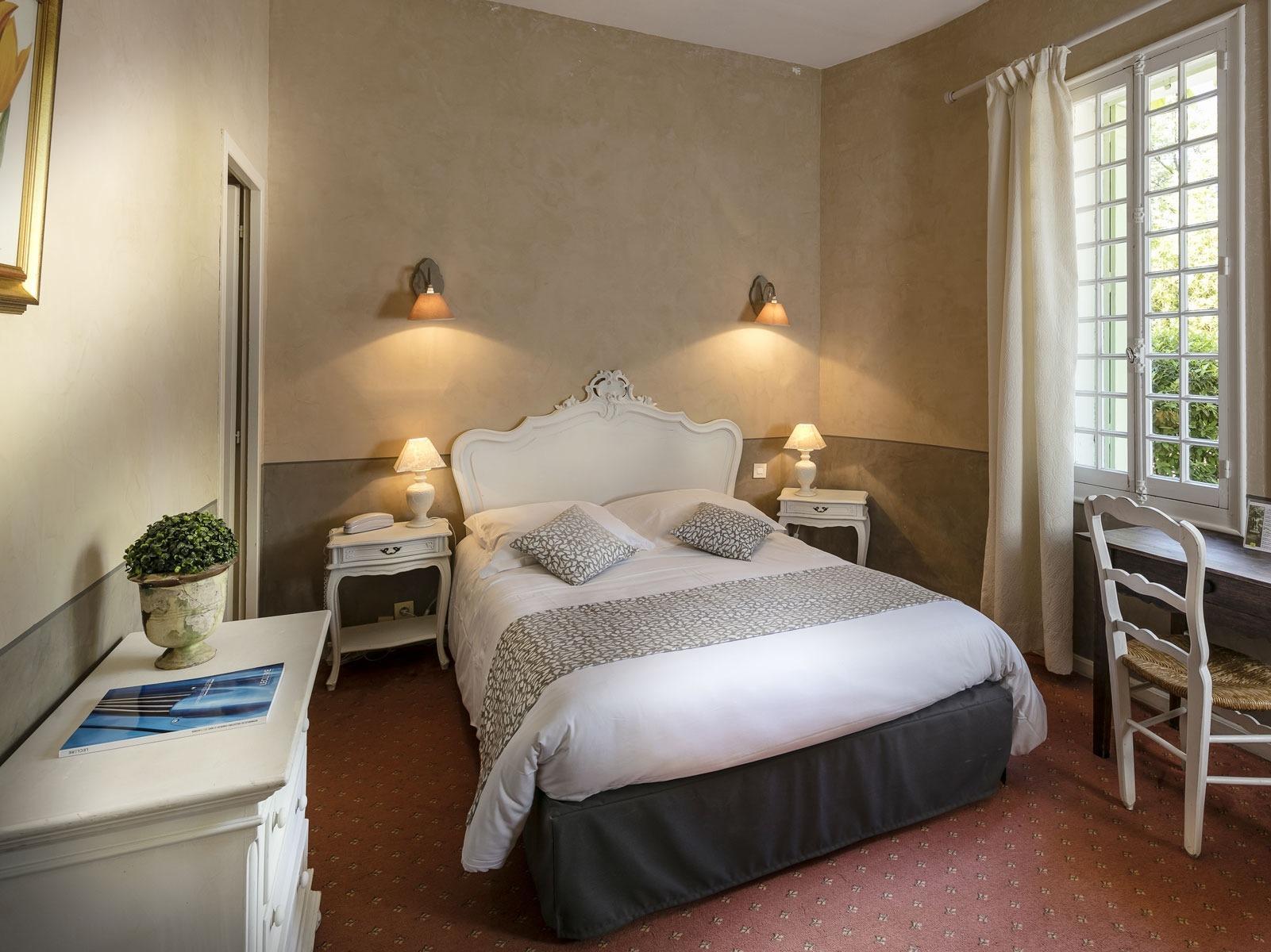 Demeures Et Chateaux Hotel L'Hermitage 페른느 레 퐁텐느 외부 사진