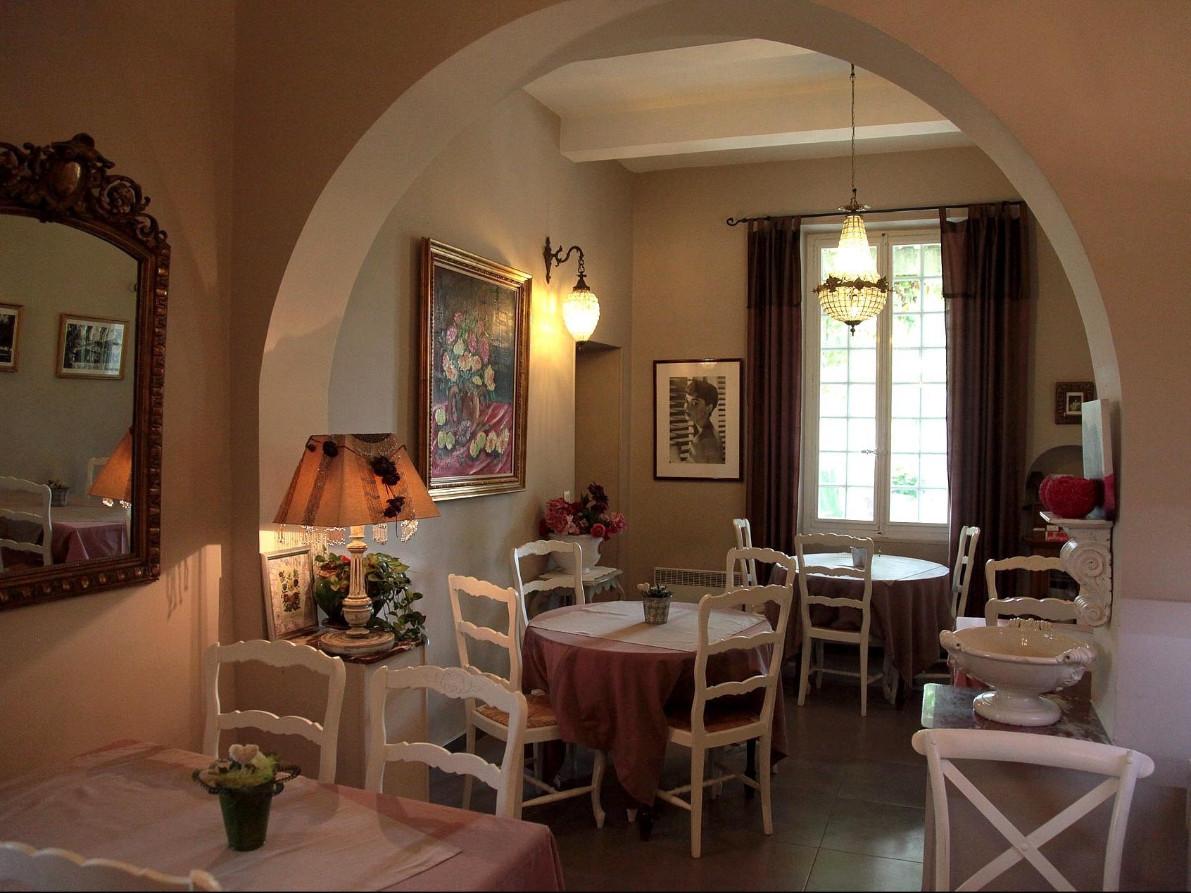 Demeures Et Chateaux Hotel L'Hermitage 페른느 레 퐁텐느 외부 사진