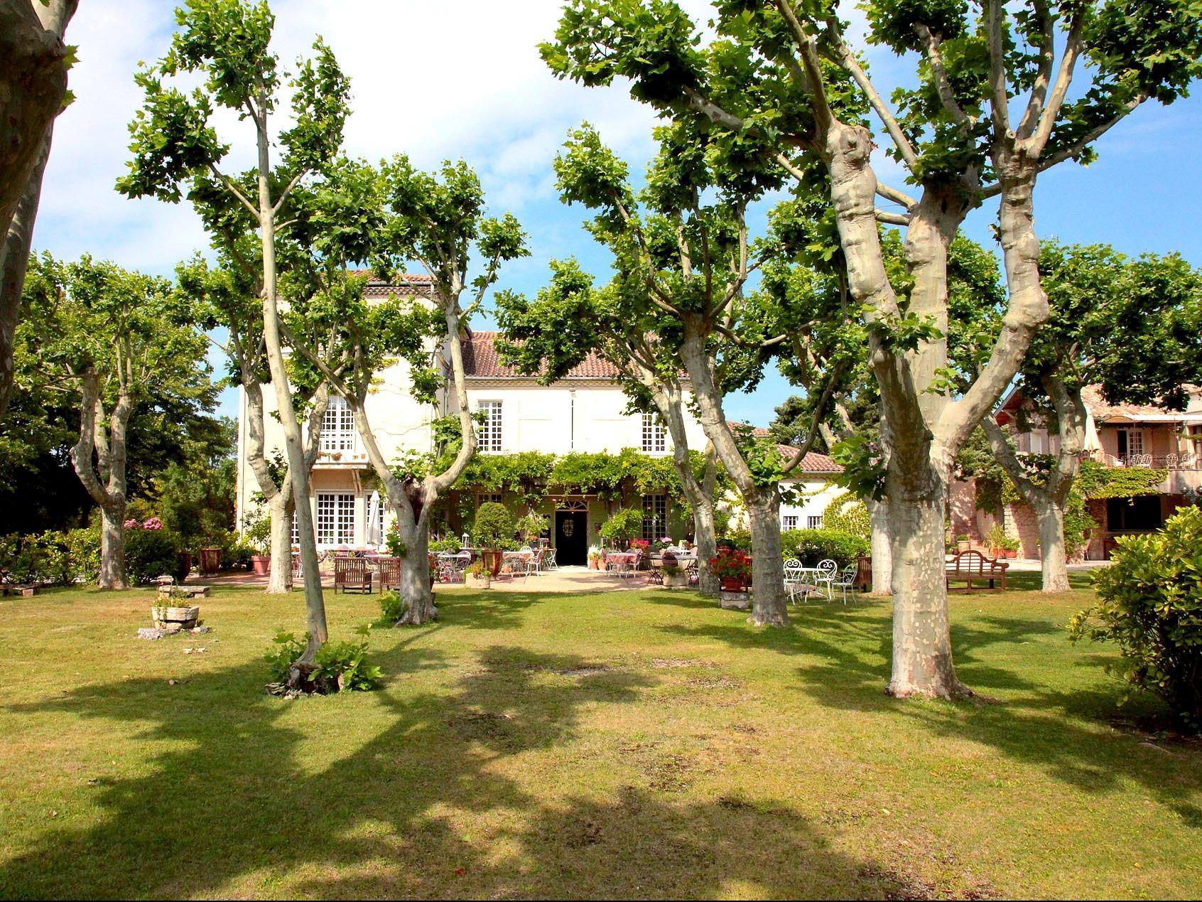 Demeures Et Chateaux Hotel L'Hermitage 페른느 레 퐁텐느 외부 사진