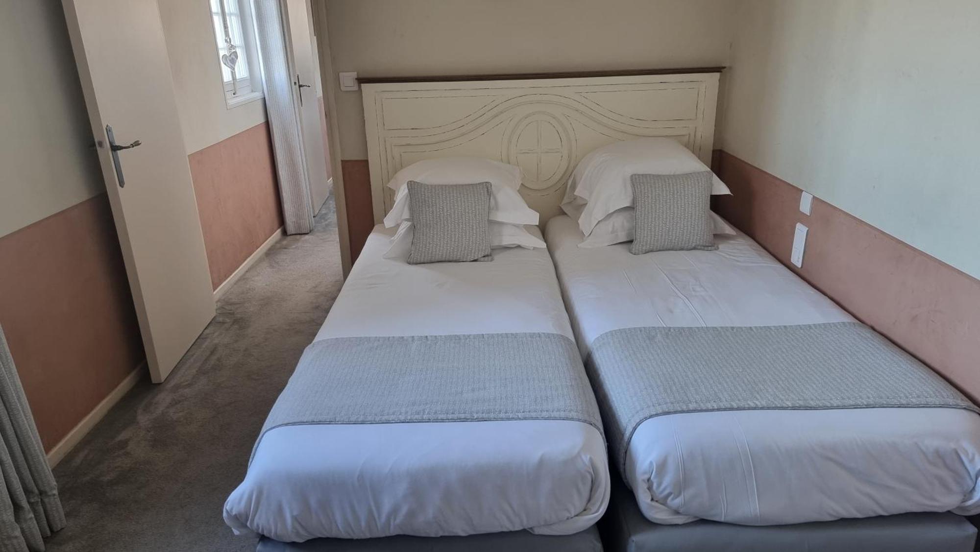 Demeures Et Chateaux Hotel L'Hermitage 페른느 레 퐁텐느 외부 사진