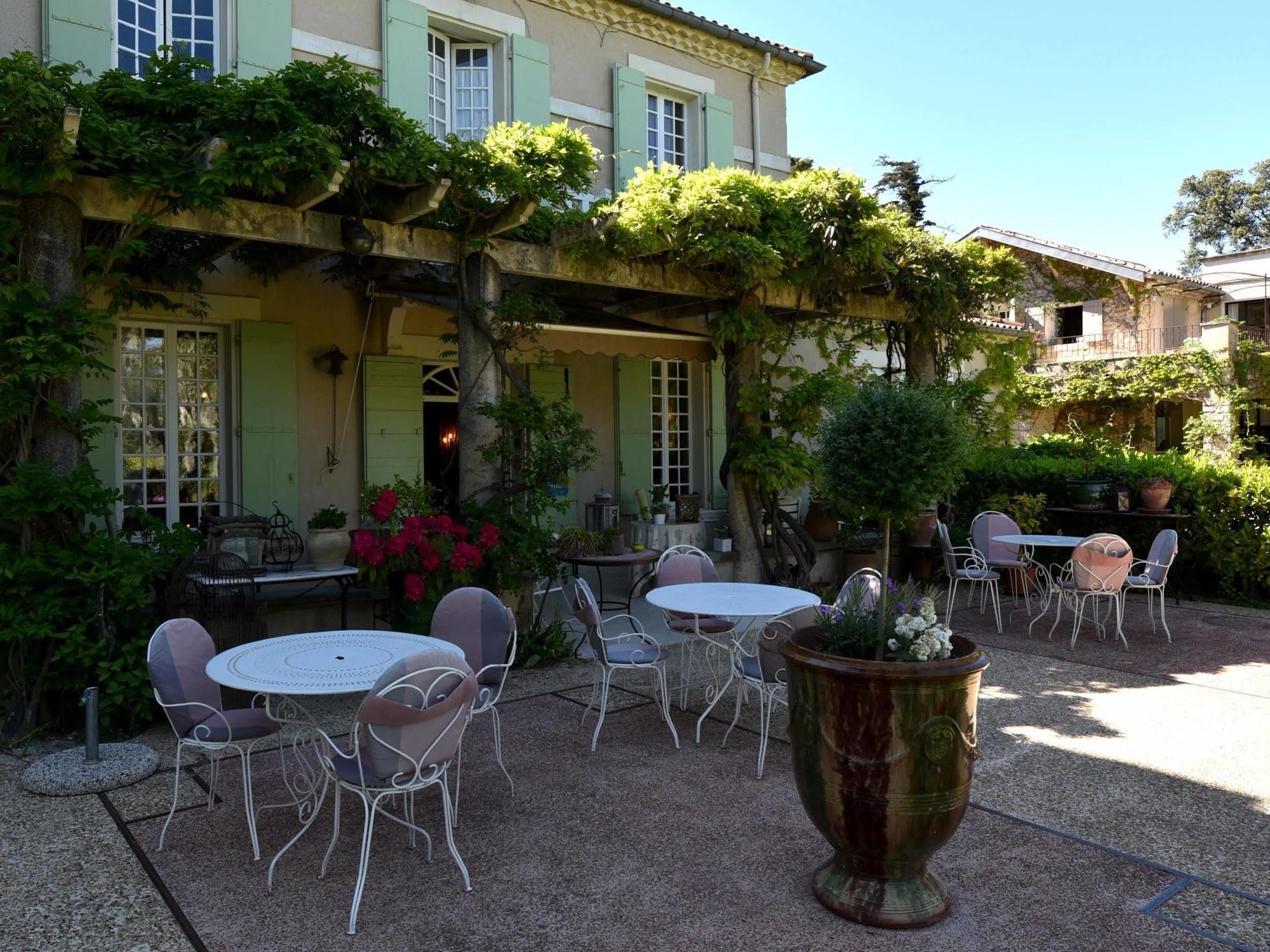 Demeures Et Chateaux Hotel L'Hermitage 페른느 레 퐁텐느 외부 사진
