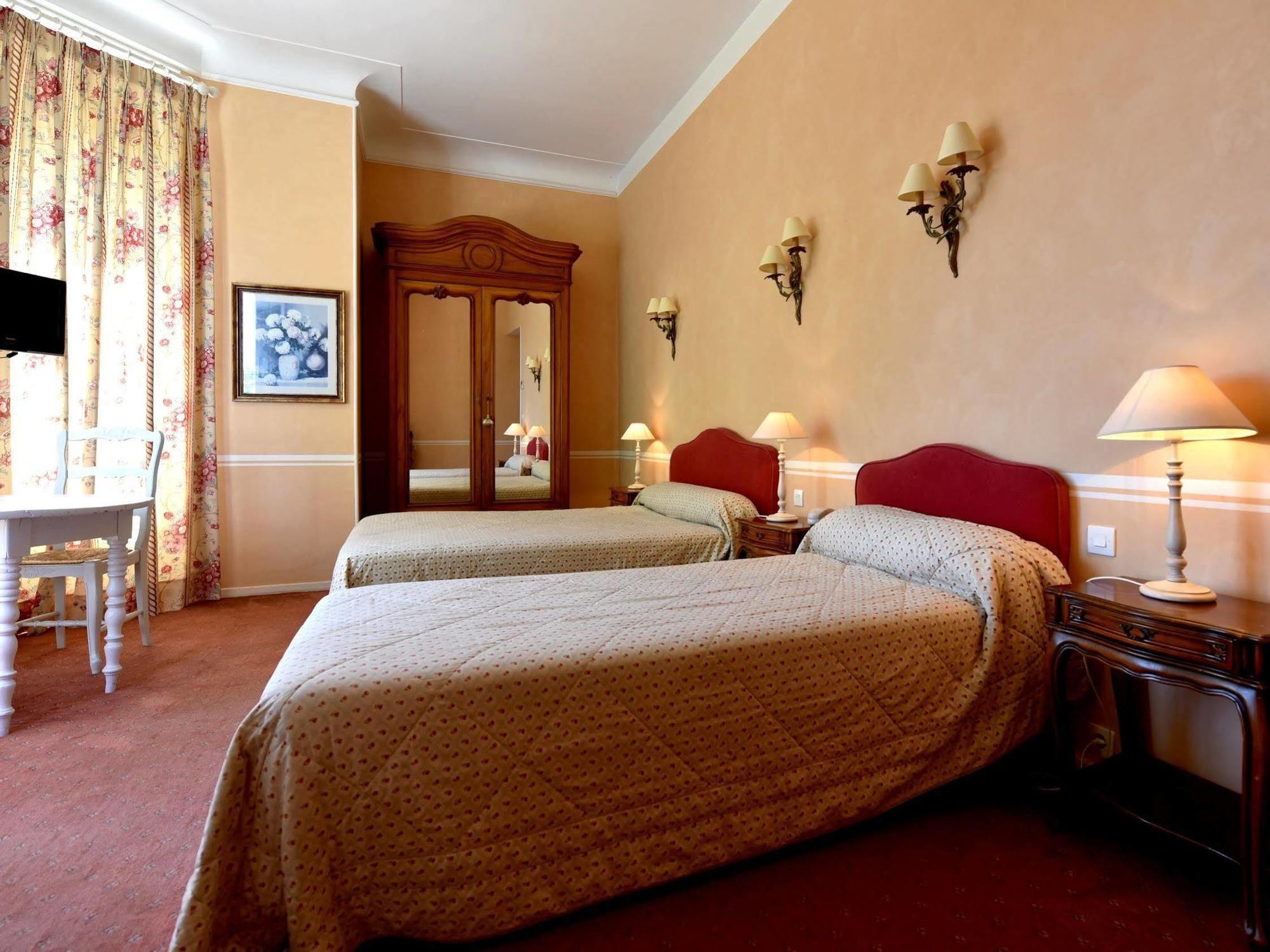 Demeures Et Chateaux Hotel L'Hermitage 페른느 레 퐁텐느 외부 사진